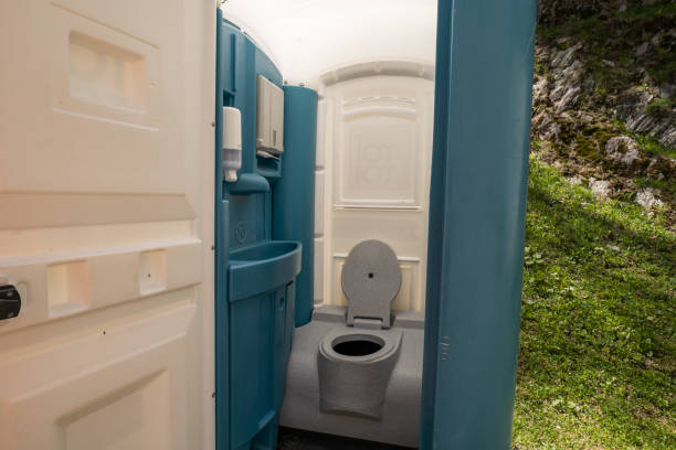 Best Portable restroom trailer rental  in Victoria, KS